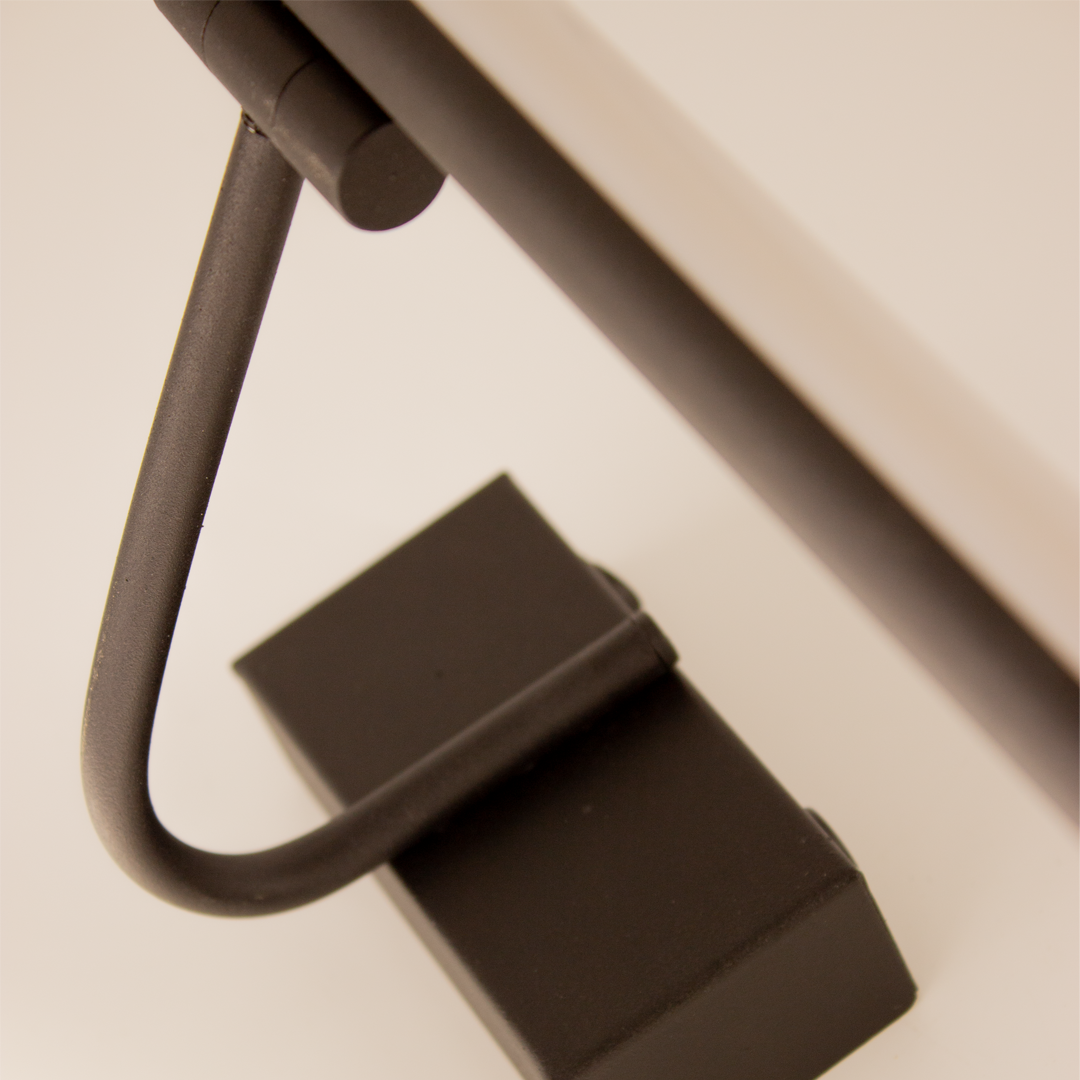 Flüt Rechargeable Wall Lamp